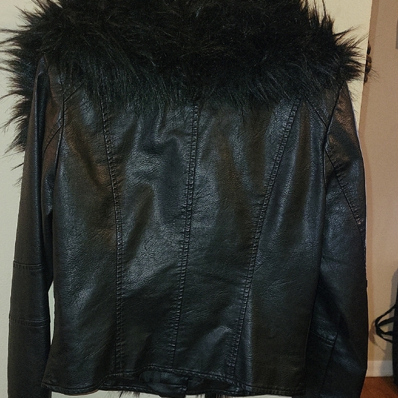 Fashion Nova Black Leather Jacket with Faux Fur Collar - Picture 5 of 9